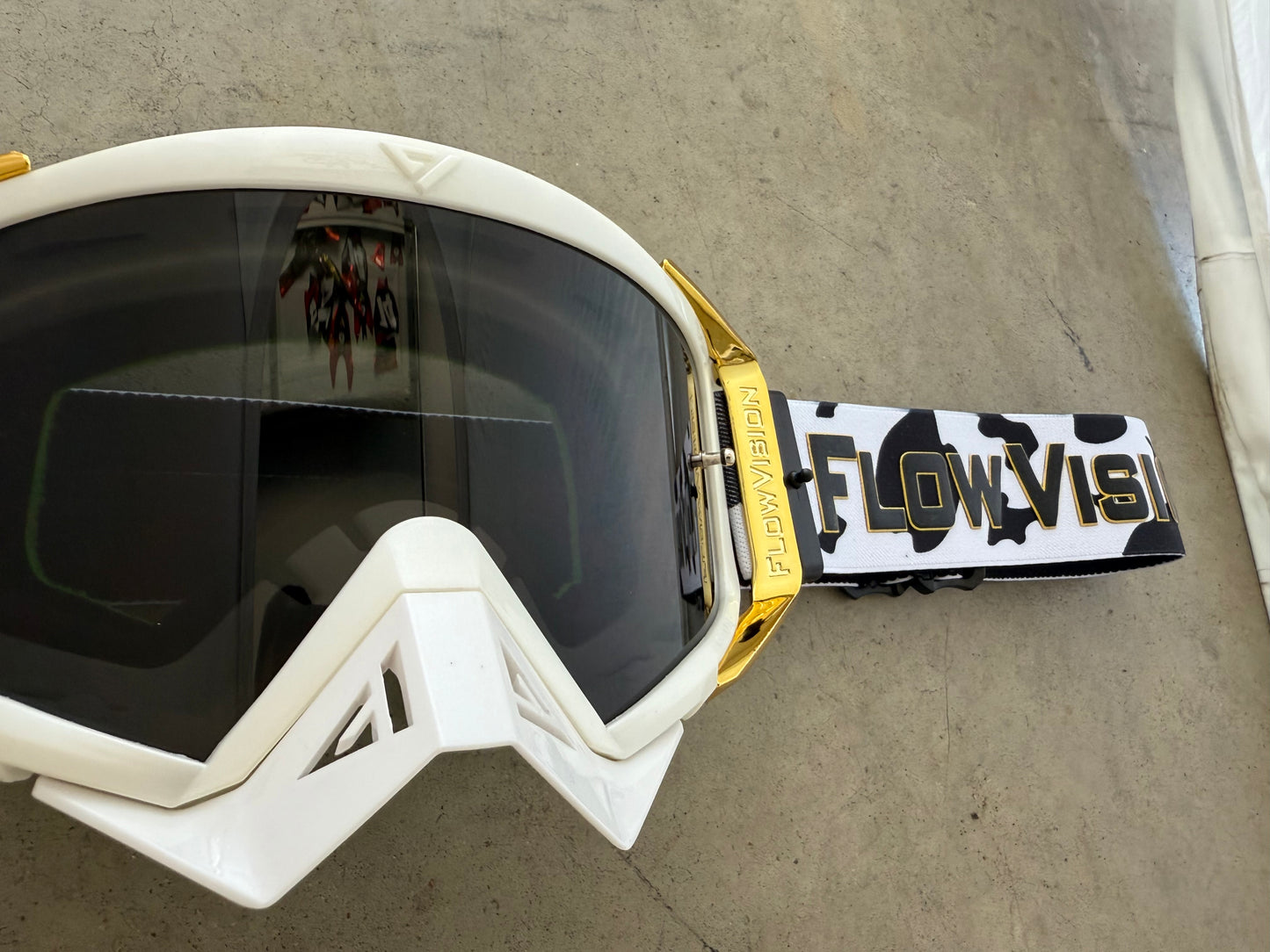 Flow Vision Rythem™ Motocross Goggle: BlackSheep