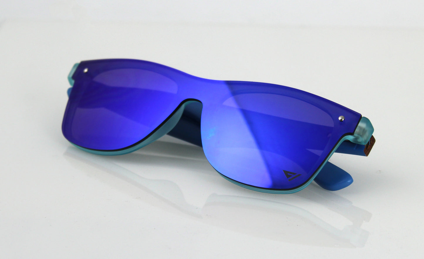 Flow Vision Rythem™ Sunglasses: Cobalt