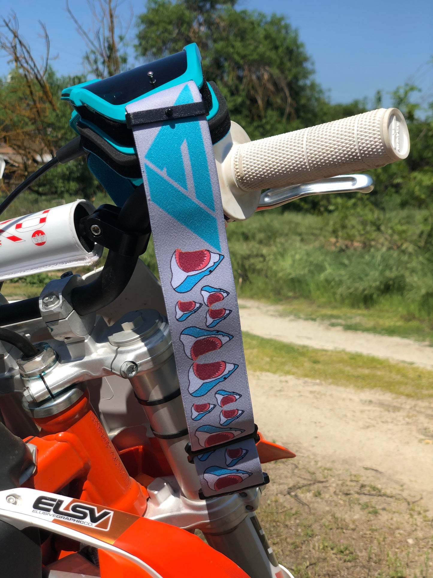 Flow Vision Youth Section™ Motocross Goggle: Sharks